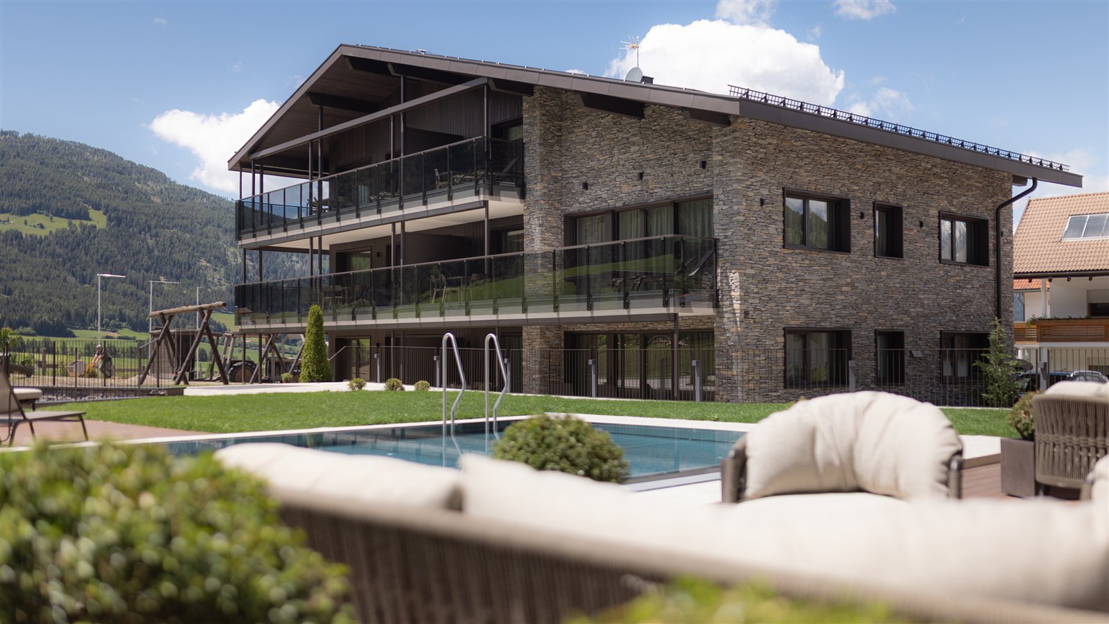 Suitehouse, Außenansicht mit Dolomitenblick